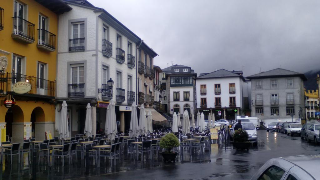 Apartamentos El Camino Villafranca Del Bierzo Exterior photo
